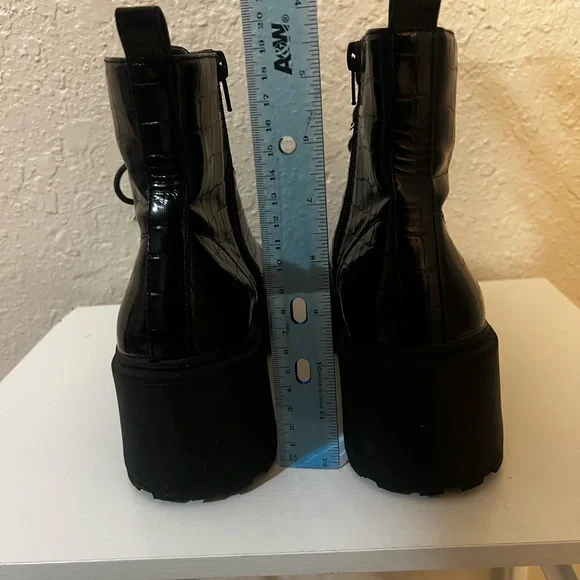 Forever 21 Black Glossy Combat Boots - Picture 5 of 5